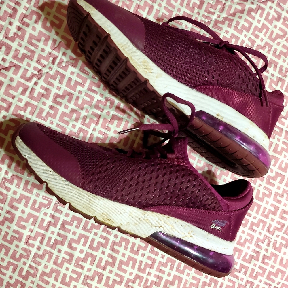 Gym shoes worn once